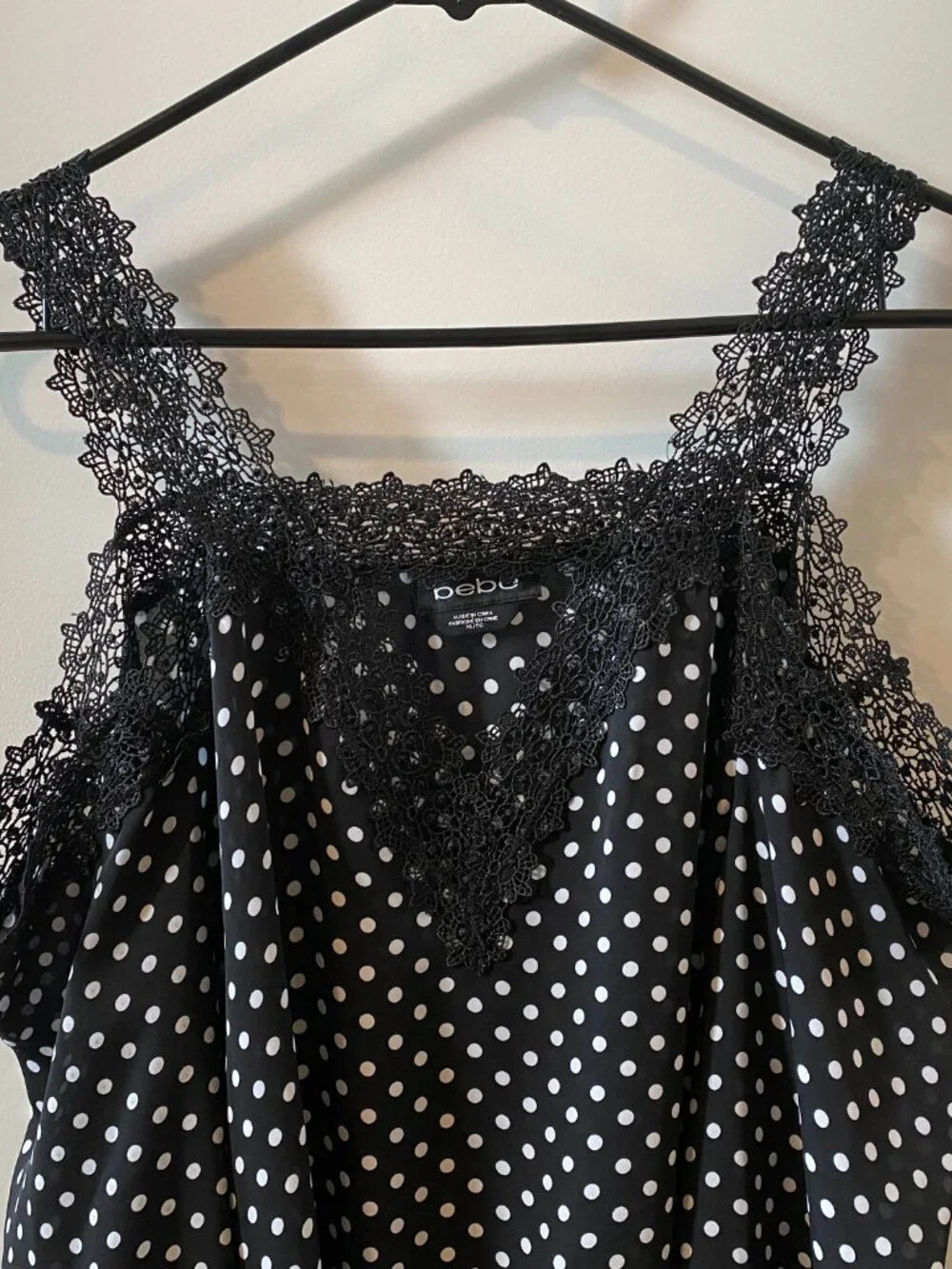 Bebe Polka Dot Print Lace Cold Shoulder Top Size XL - Picture 7 of 11